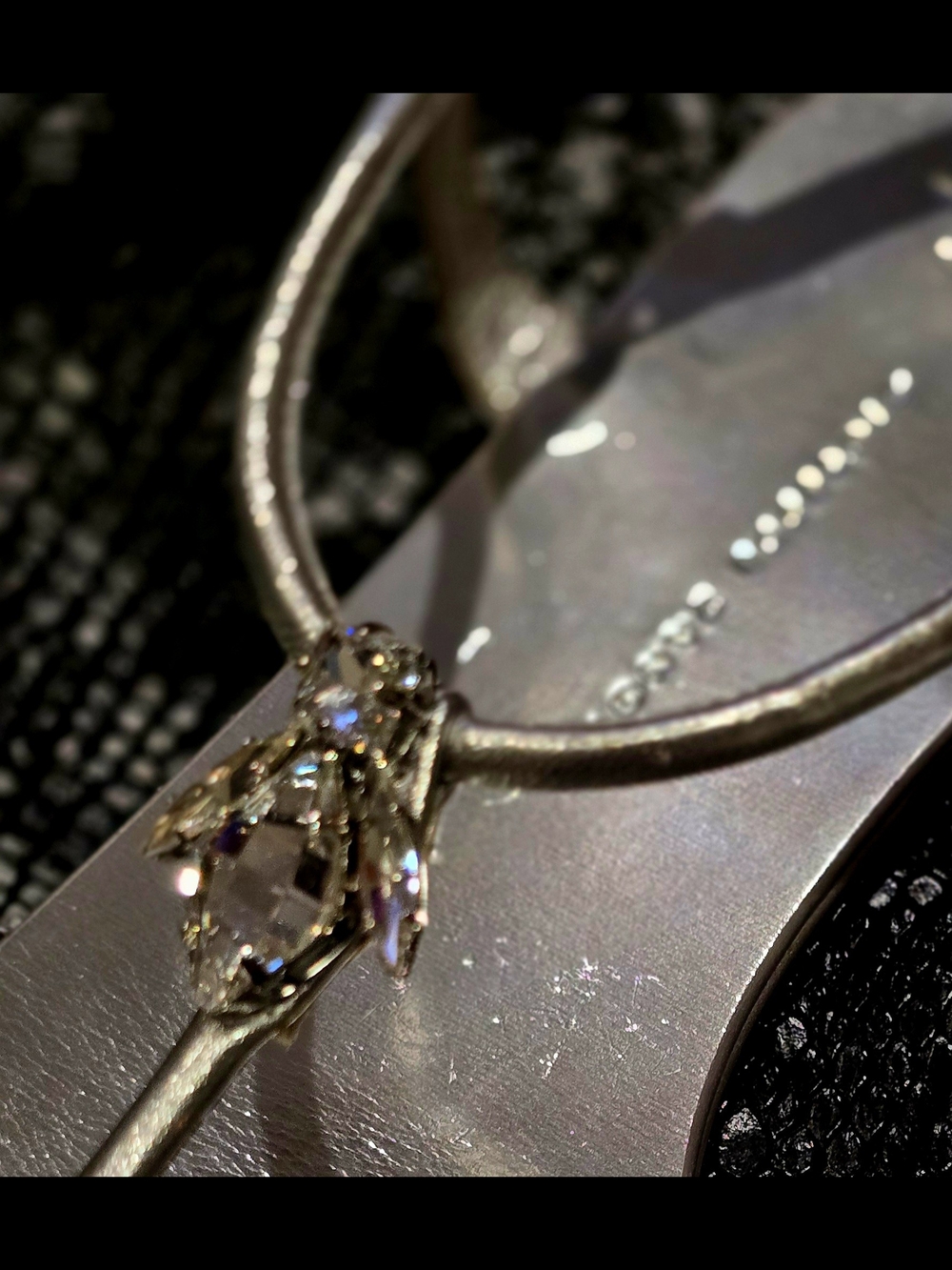 Giuseppe Zanotti Silver Metallic T-Strap Sandals - Picture 8 of 14